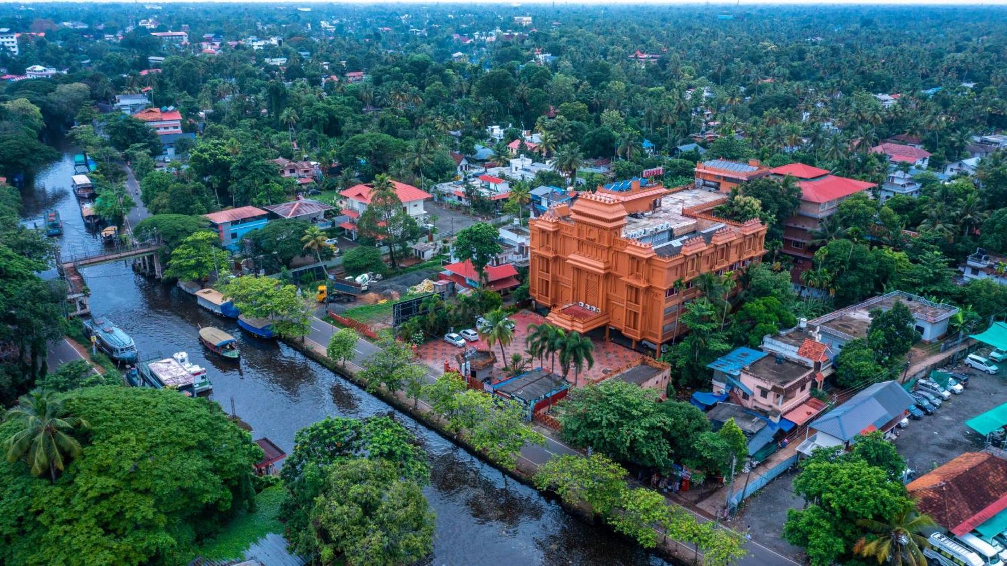 Haveli Backwater Resort Alappuzha Exterior photo